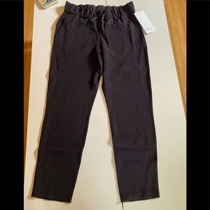 New Lululemon On The Fly 7/8 woven pants